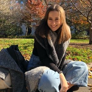 Meet your Posher, Nicole